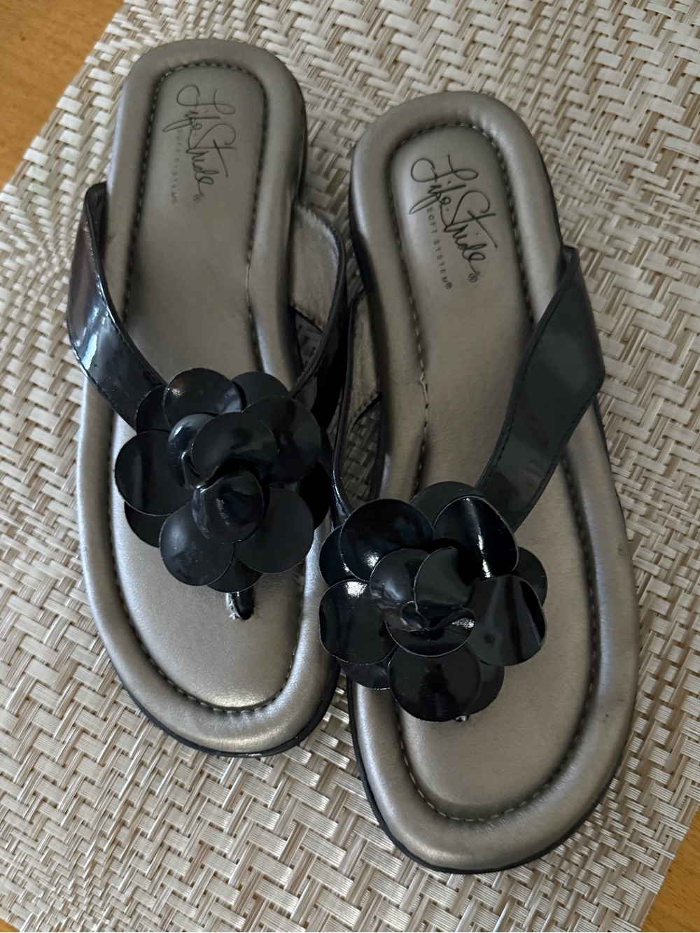 Life Stride Black Floral Accent Thong Sandals